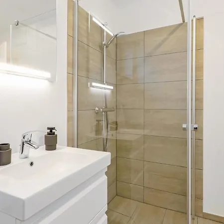 Pet Friendly In Lembruch-duemmer Apartment *